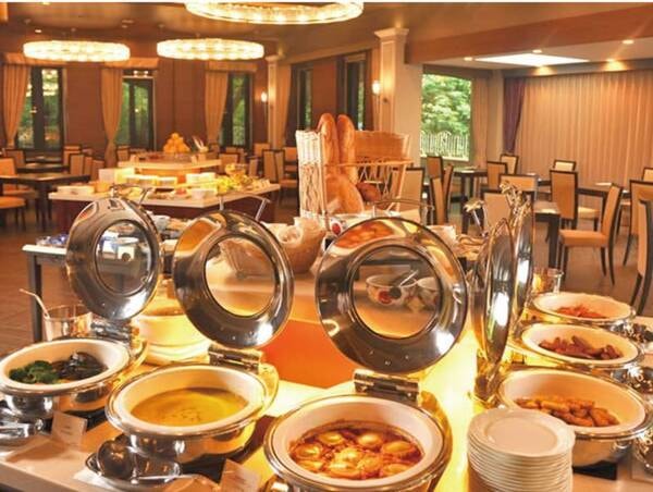 ビュッフェ/例 ヨーロピアンなレストラン会場とこだわり料理