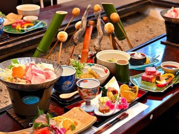 全国から厳選されたA4ランクの黒毛和牛のミニステーキ付プラン。川魚・一升べら・ばんだい餅等、囲炉裏で焼き上げた山川の幸や郷土食を楽しめます(例)