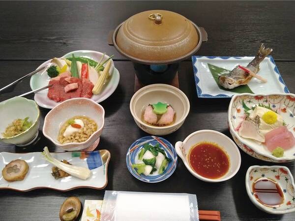 塩原産の高原野菜や川魚、コシヒカリなど地元産食材を厳選した懐石料理 ※上記お品書きは一例/季節替わり※写真/例