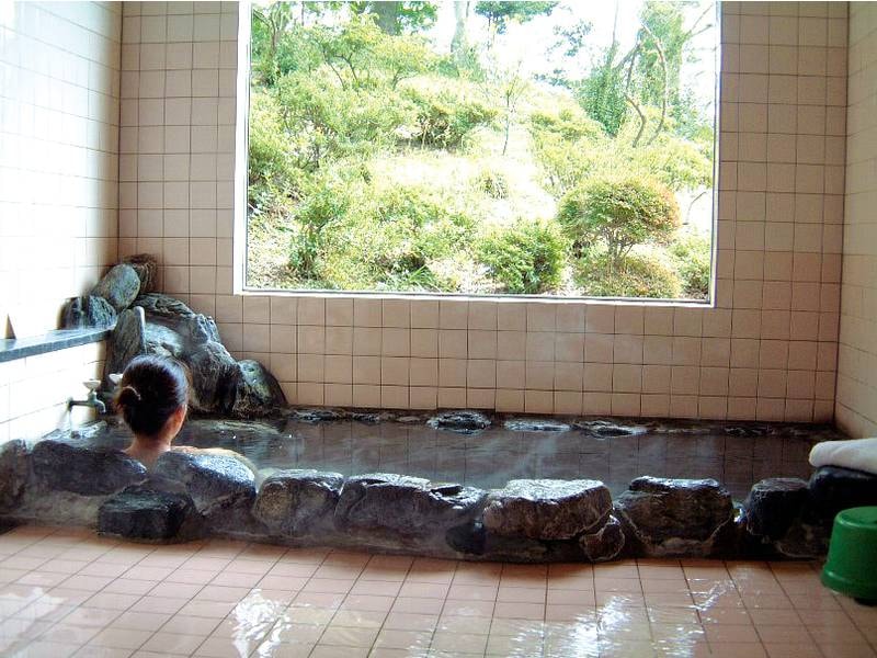 【浴場】源泉かけ流しの天然温泉を満喫