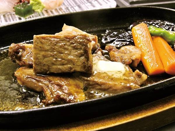 【和牛ステーキ付会席/例】旬の会席料理とあわせて、ボリューム満点なお食事を楽しめる！