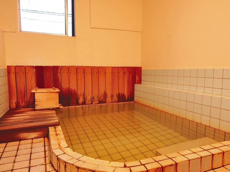【貸切内風呂タイル】24時間ご入浴可能ですので、ゆっくりと温泉をお楽しみください。