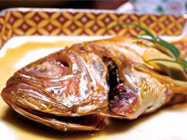 金目鯛の姿煮もお1人1尾でたっぷり堪能!
