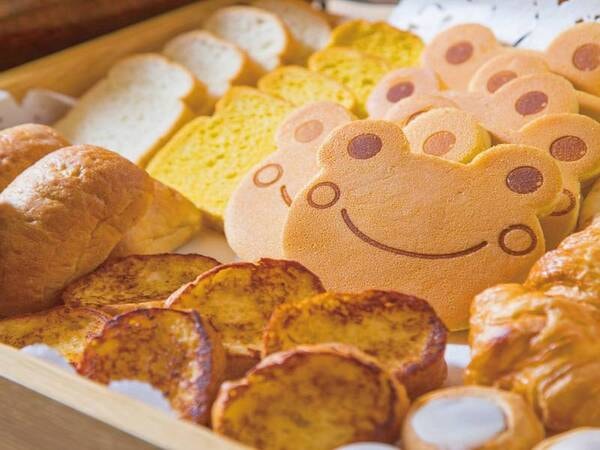 【朝食ビュッフェ/例】焼きたてのパンをお好きなだけ食べられる♪