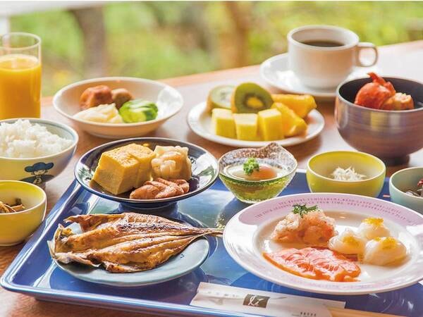 【朝食/例】朝食は、地元食材満載の約40種の和洋バイキング