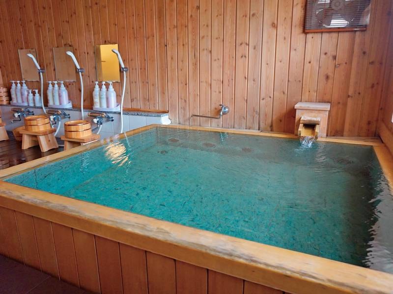 【大浴場/男性一例】温泉に浸かってのんびり