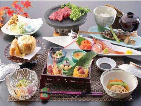 【月替わり会席／ある時季一例】山の恵みを中心に、確かな素材を気取ることなく仕上げる、月替わり会席