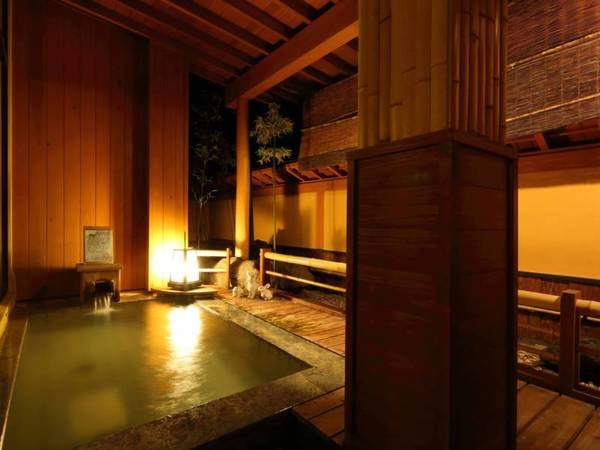 地下1,000mから湧き出る効能豊かな奥嬬恋温泉の湯