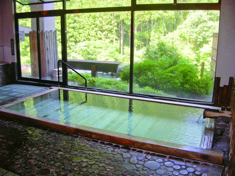 【大浴場】古代檜を使用しヒノキチオールを多く含む健康風呂
