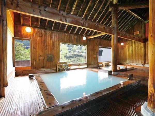 【大浴場/長寿の湯】天然木造りにこだわった9種類の湯殿を湯めぐり