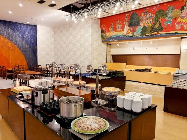 【夕食バイキング／例】豊富な種類の料理が食べ放題！