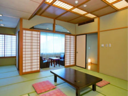 【特別室/例】12.5畳+6畳のゆったりとした和室。広々としたお部屋で寛げる