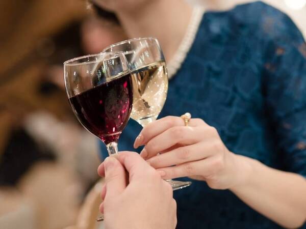 【カップルプラン/イメージ】夕食時にグラスワイン（赤または白）をご用意致します