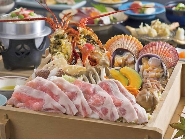 【夕食/例】伊勢海老を中心とした三重の新鮮な魚介を豪快に蒸して頂ける会席