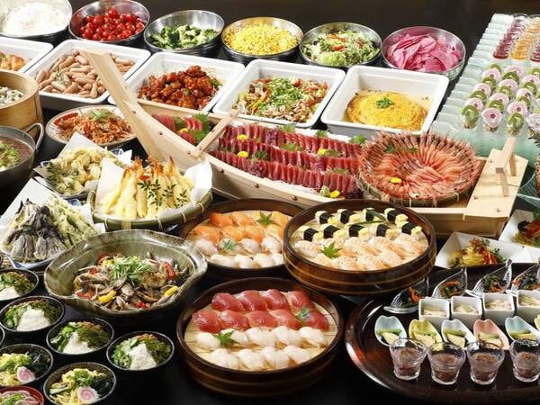 夕食は種類豊富な和洋中バイキング/例