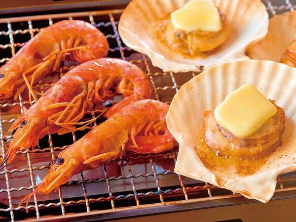【2023年春のまんぞくバイキング】海老とほたての網焼き／例