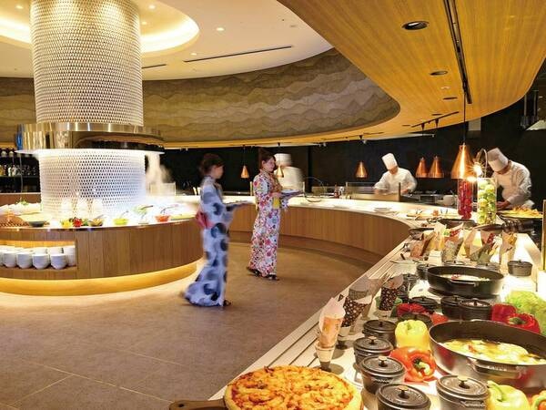 ライブキッチンで出来立てのお料理を