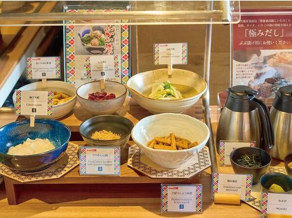 おばんざいや京都を感じるお漬物のお茶漬けなど、充実した和のお料理コーナー/朝食ビュッフェ/例