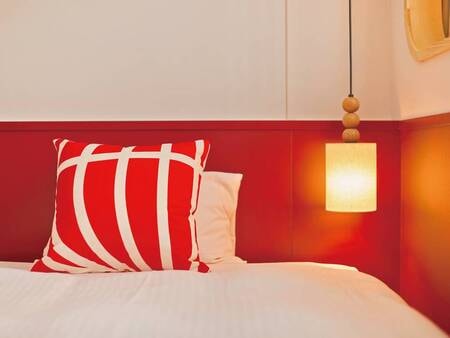 照明は、門前町伝統工芸の一つである数珠や和紙を使用（一例）