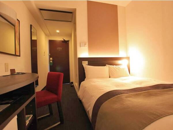 シングル13㎡/写真一例(ベッド125㎝幅)