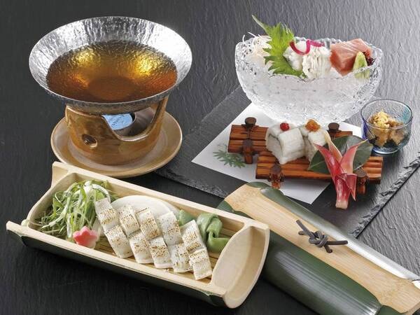 淡路鱧のおとしと握り寿司、鱧すき鍋/メイン料理・6月～8月までの一例※メイン料理は食べ放題ではございません