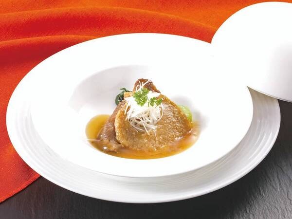 近江牛のフカヒレオイスターソース/メイン料理・6月～8月までの一例※メイン料理は食べ放題ではございません