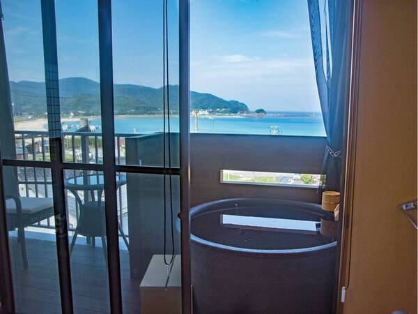 【露天風呂付和モダン和室/例】温泉を満喫できる客室露天風呂