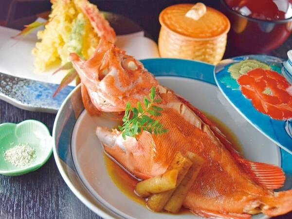 【夕食/写真一例】優しい味わい！地魚の煮つけ