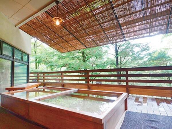 【露天風呂/万葉の湯】大浴場に併設の露天風呂