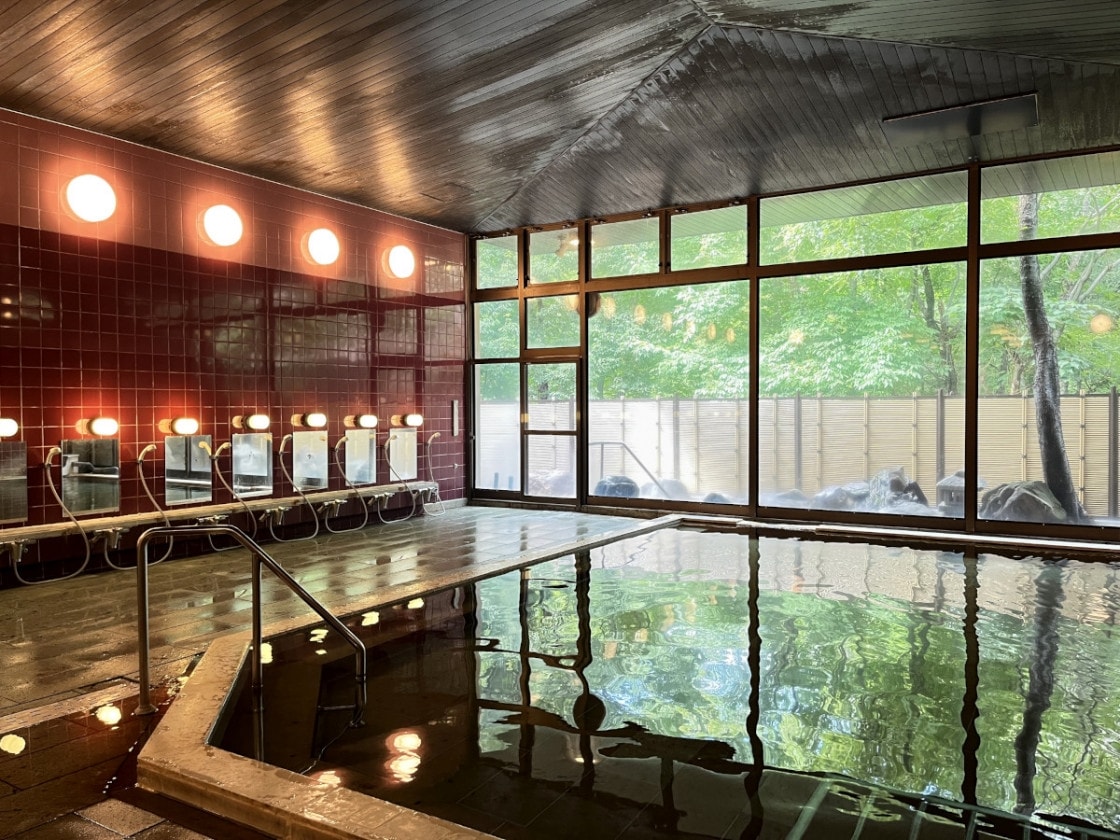 【大浴場】さらさらとした優しい肌触りの湯