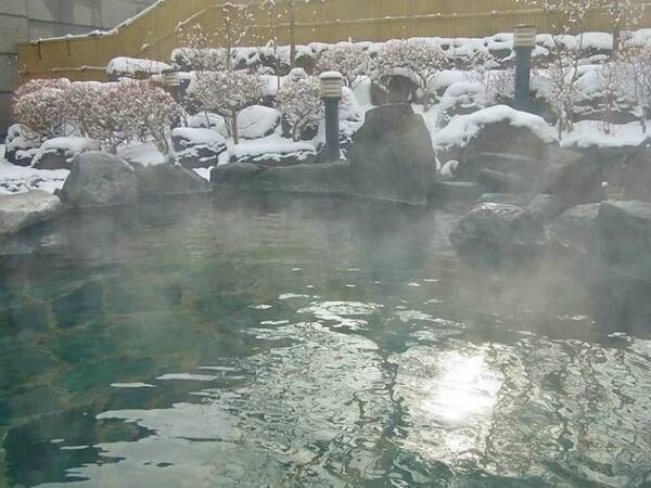 冬の露天風呂例(雪が積もる日は雪見風呂♪)