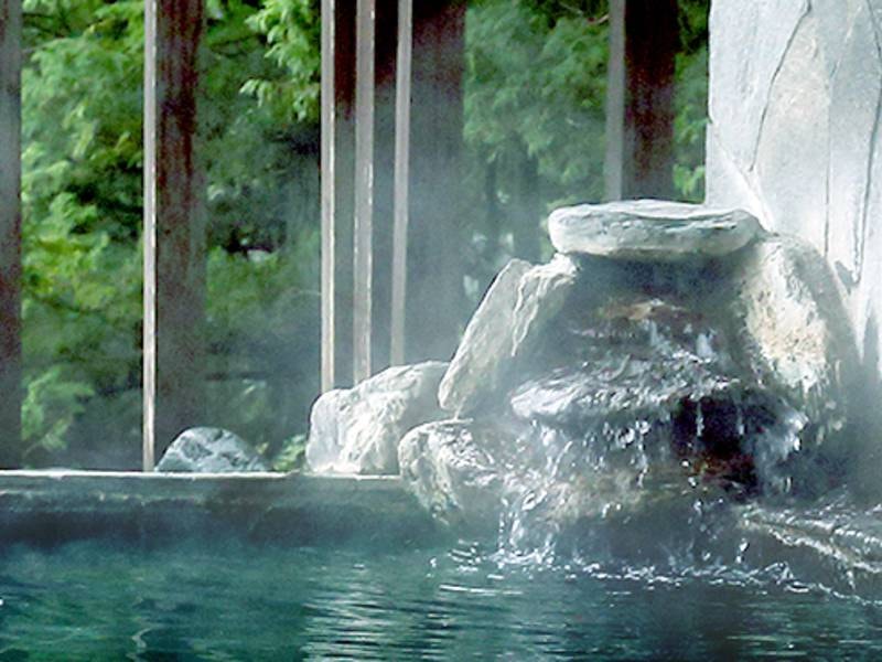 【温泉】地下1200ｍから湧出する天然ラドン含有の温泉