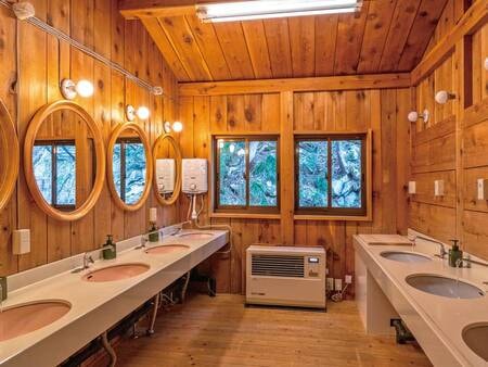 【共用洗面所】部屋にトイレ・洗面台がありません。※トイレは共同トイレになりますが、改装して綺麗です。