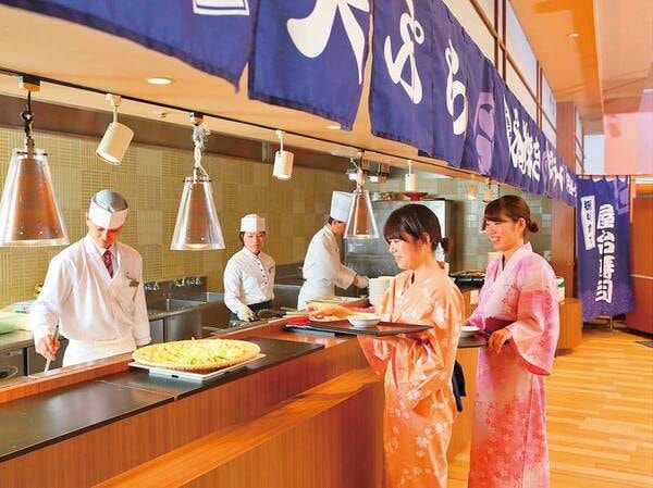 出来立ての美味しさをお届け!ライブキッチンコーナー
