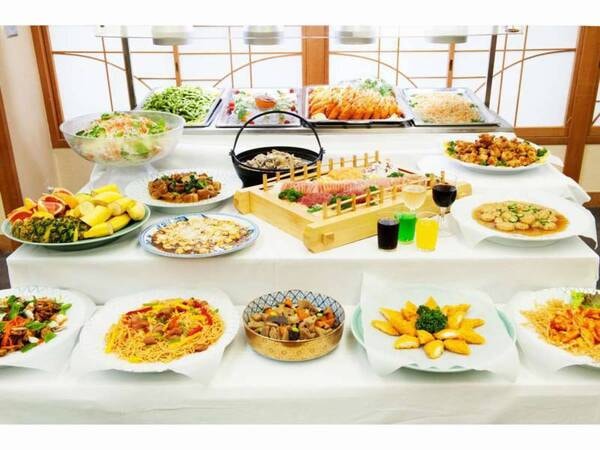 旬の食材を使ったリーズナブルなバイキングを楽しめる！ソフトドリンク飲み放題付（例）