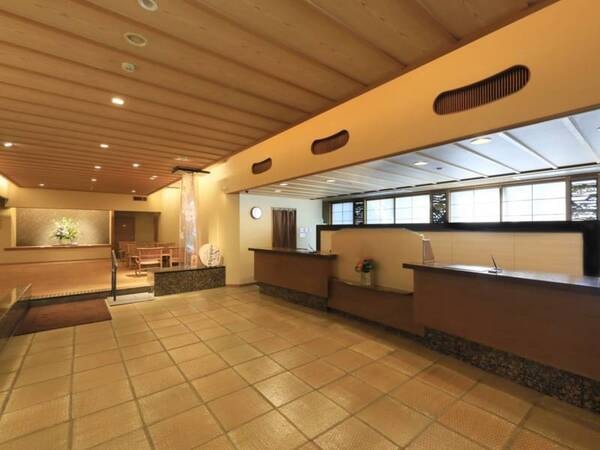 【フロント　ロビー】