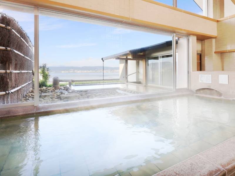 【峰望の湯】白の湯は、肌に優しい滑らかな単純温泉。