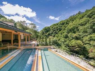 蓼科グランドホテル滝の湯／【渓流露天風呂】蓼科高原の大自然を満喫！