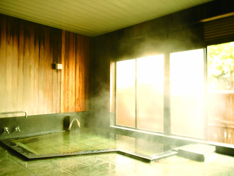 【大浴場】加水・加温せずにかけ流される柔らかな湯