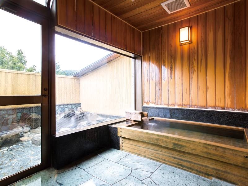 【有料貸切風呂/内湯】ヒノキ風呂・大理石風呂の２種類。要予約