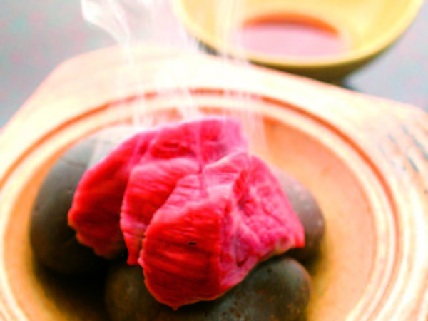 【にいがた和牛の石焼/例】名物の石焼きはお好みの焼き加減で。タレも美味！