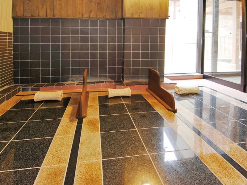 【岩盤浴】女性用の大浴場に併設