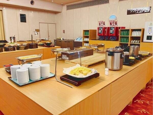 夕食バイキングの一例となります