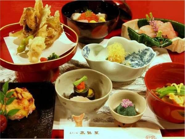 のど黒ウニ巻付伝統日本料理/例
