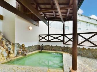 館山リゾートホテル／【潮騒の湯/例】爽やかな潮風を感じる露天風呂（多目的ホール地下）