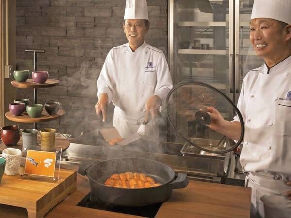 隣接する鴨川グランドホテルでのバイキング/例