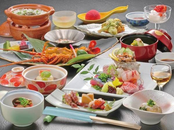 【夕食一例（伊勢海老雲丹焼き選択時）】一品ごとに出来立ての美味しさをご堪能下さい