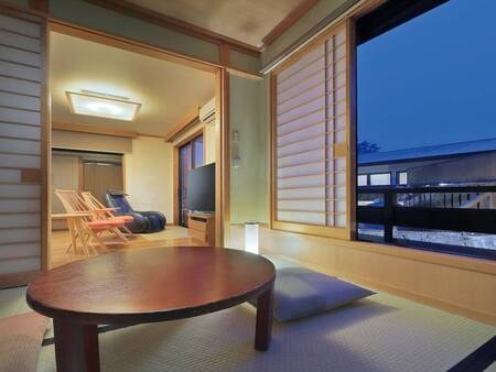 【別邸つきの里「風・水の音」/例】2階建てのお部屋。リビングと和室6帖は水盤に面する