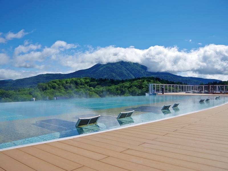 【天空ガーデンスパ】まるで湖面と一体に！阿寒湖を一望する壮大な景色