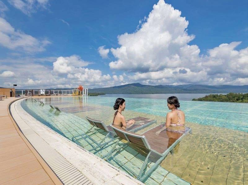【天空ガーデンスパ】まるで湖面と一体に！阿寒湖を一望する壮大な景色